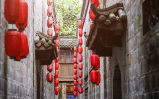 成渝双城记，在火锅味的江湖里，找到两种截然不同的生活答案