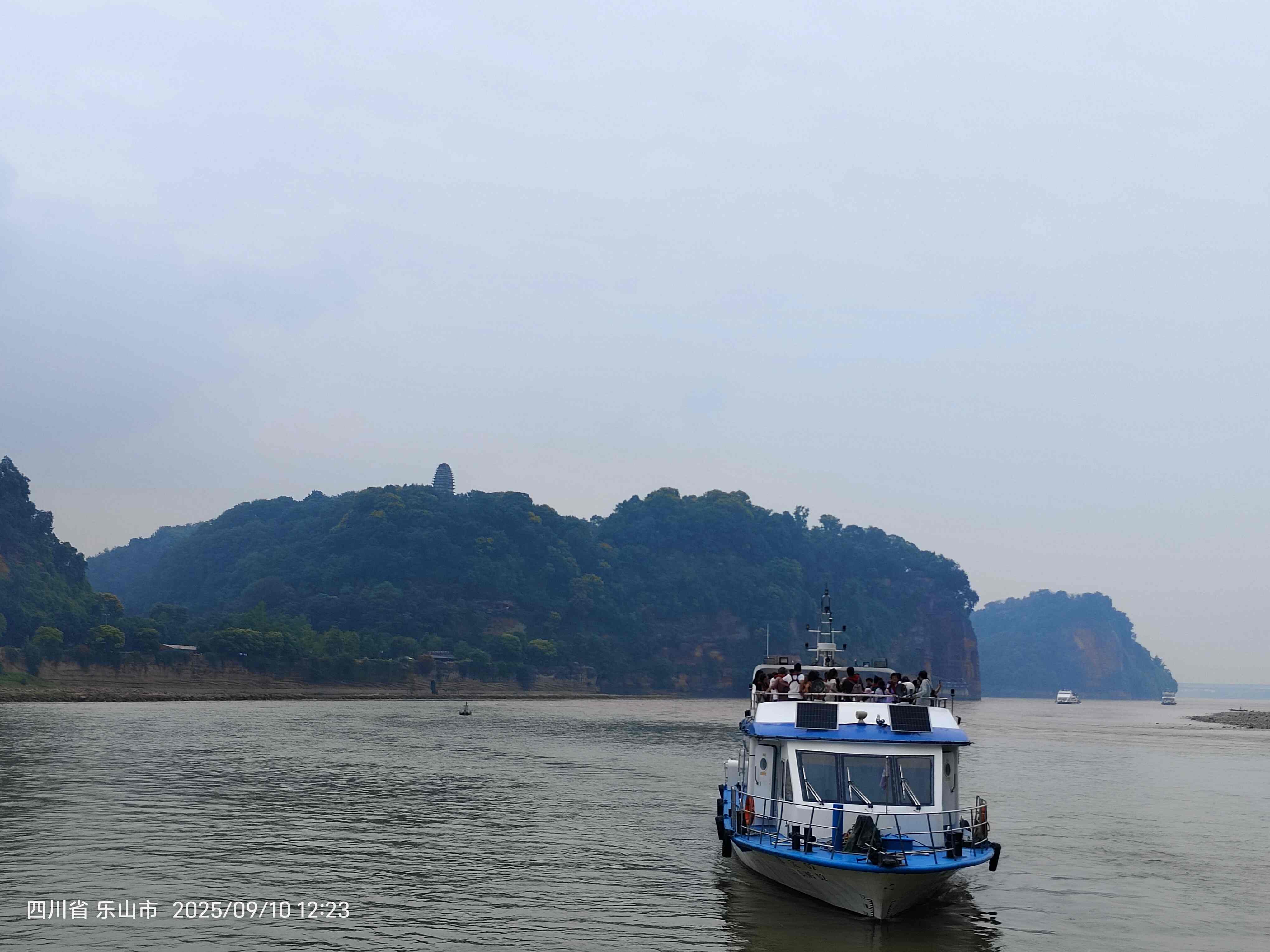 峨眉山金顶+乐山大佛一 日游-第1张图片-四川省中国青年旅行社